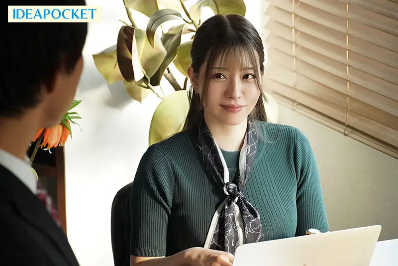 出張先で高嶺の花の女社長と相部屋に… 圧倒的美巨乳にフル勃起した童貞の僕を受け入れてくれた優しさに甘えて朝まで暴走むしゃぶりつき性交 ひなの花音｜ipzz00734